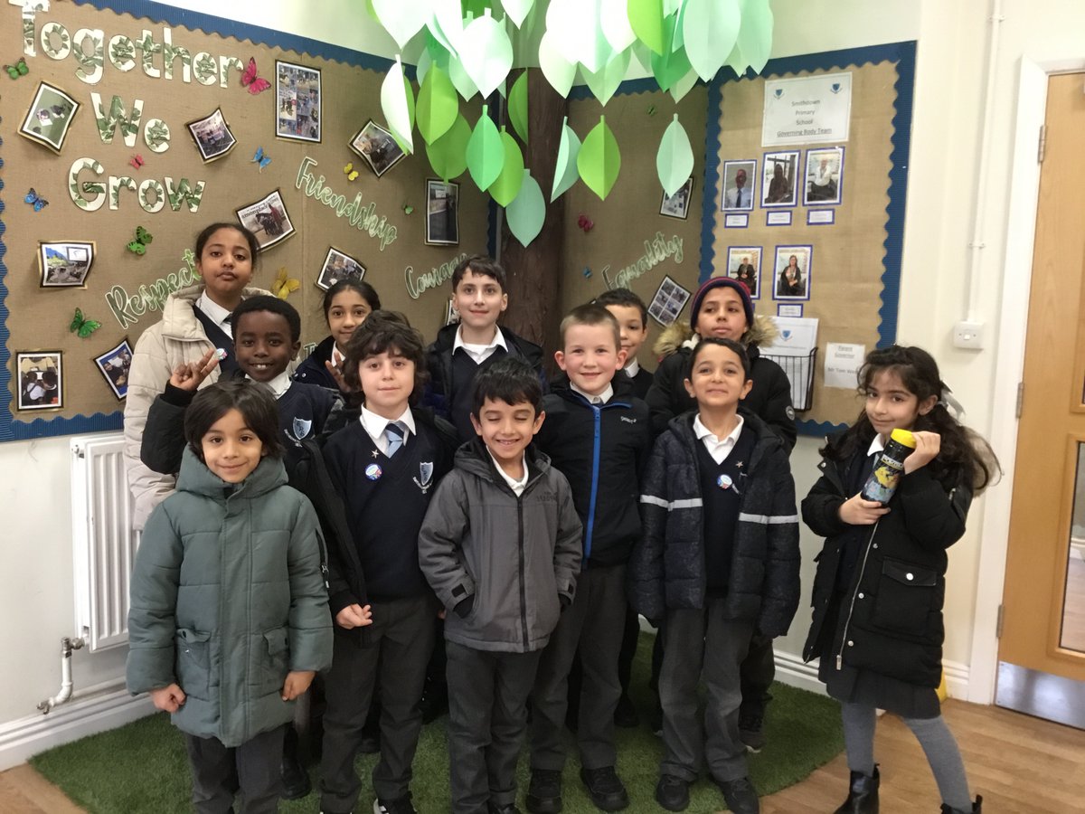 IrelandIreland1's tweet photo. School Council had an exciting visit to Gillmoss recycling centre today. They saw the process of what happens when the contents of blue recycling bins are processed.   They will now educate all the school on how to recycle correctly.
@SmithdownPrimR 
#smithdownextra
@MerseyRDC https://t.co/ebwKIr1whs
