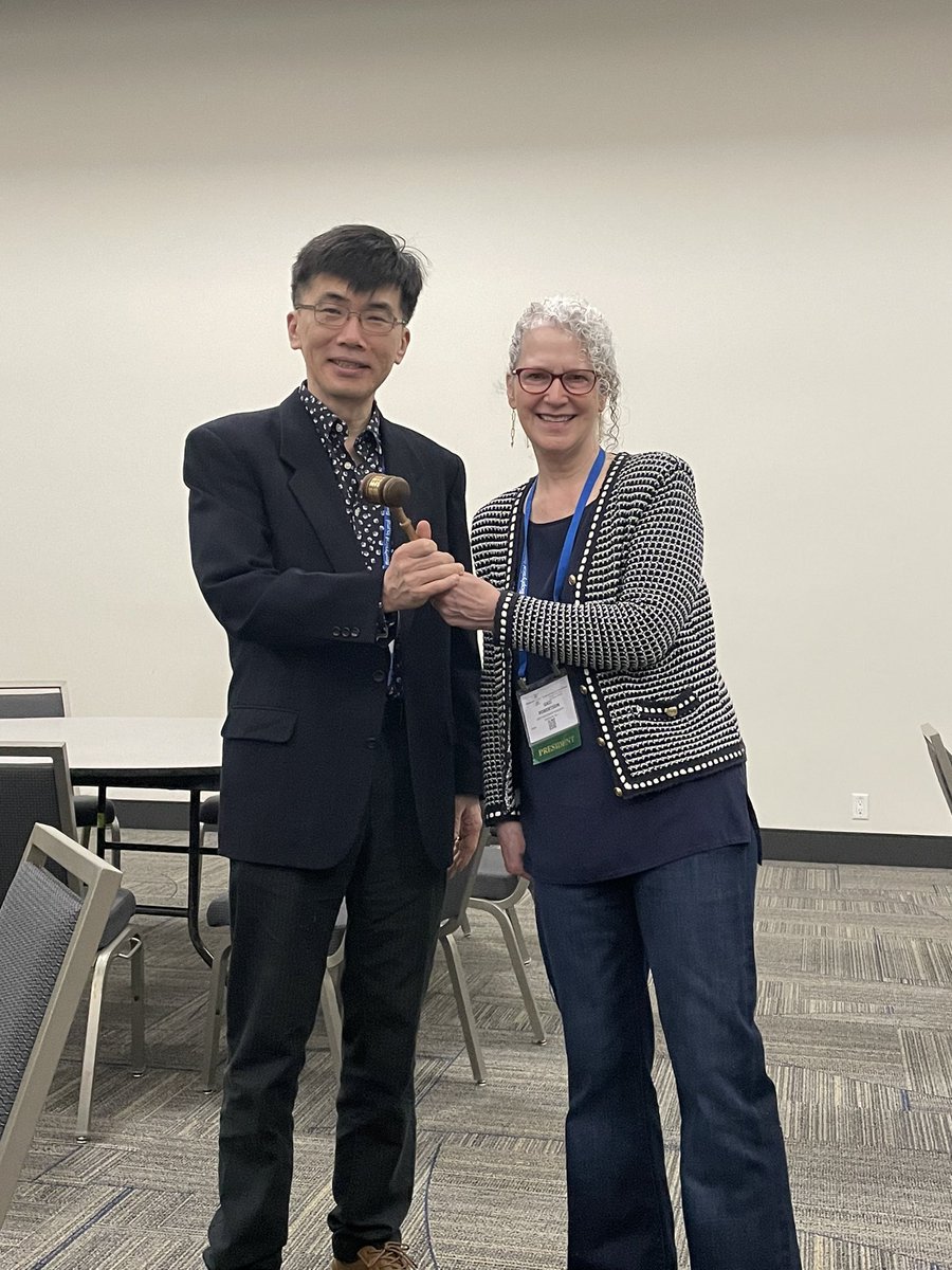 BiophysicalSoc's tweet image. Gail Robertson passed the BPS Presidential gavel to new President Taekjip Ha this morning! #bps2023