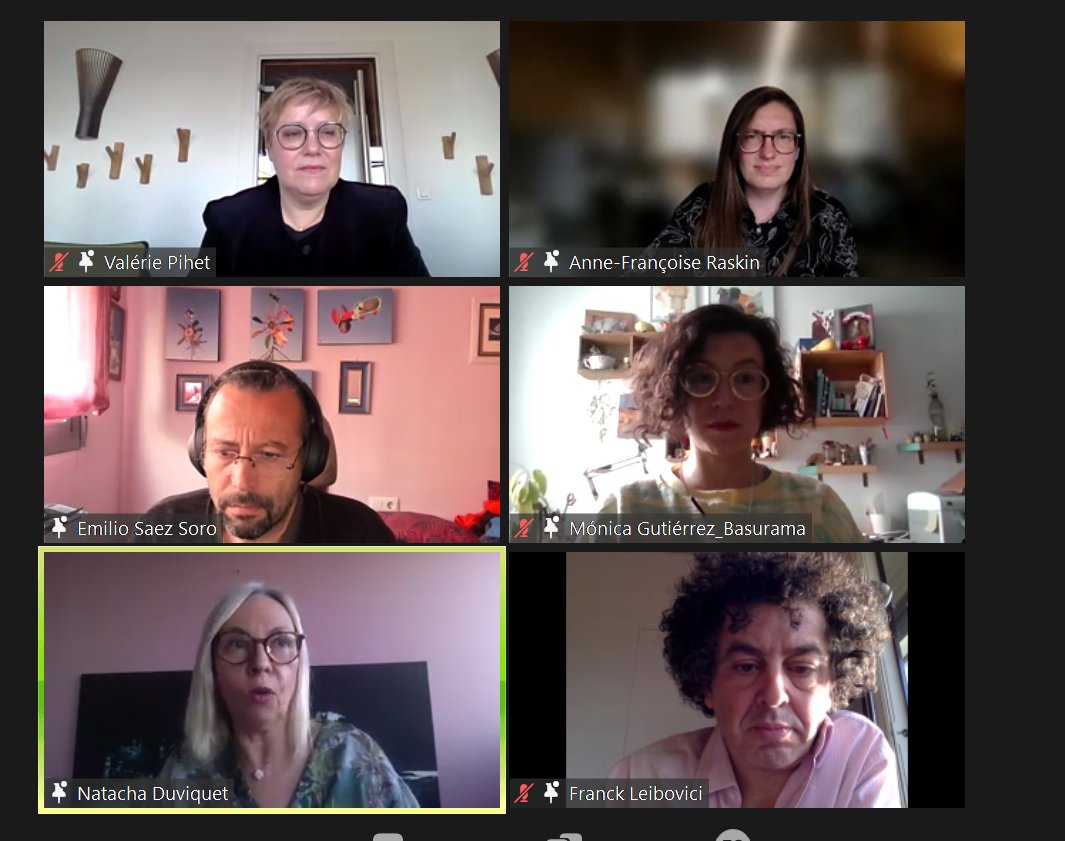 ➥ <a href="/PlanetaDebug/">Planeta Debug</a> es un proyecto en el que el poder narrativo de los videojuegos se pone al servicio de la difusión científica. Emilio Sàez (@evocion) nos cuenta cómo el videojuego proporciona la posibilidad de convertir al usuario en el protagonista de la problemática propuesta.