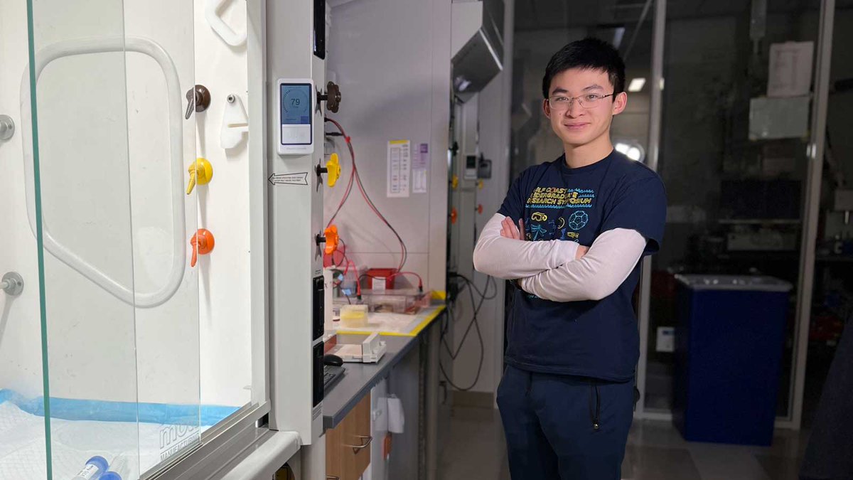 RiceEngineering's tweet photo. Congrats to Rice junior Ryan Wang (@_rzwang), who received a research grant to further his work in noninvasive gene delivery. The honor prompted his adviser, @JerzySzablowski, to say, “You don’t see that every day.” 

Read more: https://t.co/wssm0JLoHo https://t.co/kIEKggkRe5