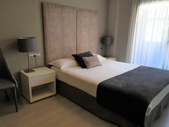 turismoconperro's tweet photo. Apartamentos Real en Lérida #LleidaConPerro #AdmitenPerros, con suplemento https://t.co/ZnsFPpeE9B https://t.co/uu2aUVHnZ2