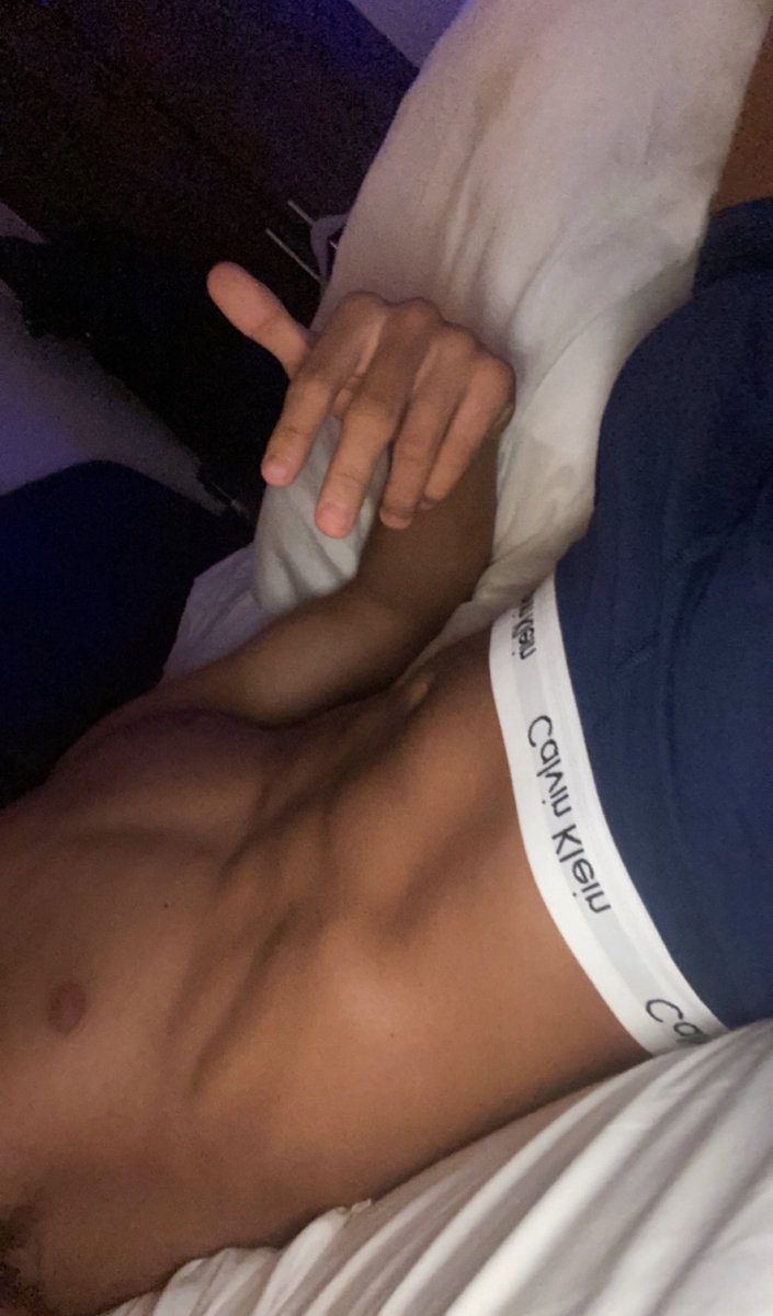 hotperson1233_'s tweet photo. RT if you want to get into my bed😈 https://t.co/KGsFDLh8pM