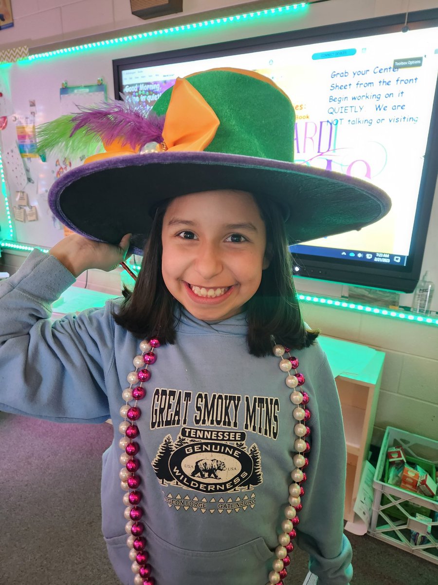 Team 5-5 is celebrating Fat Tuesday.  Students enjoyed King Cake while learning about the traditions of Mardi Gras, King Cakes, the representations of the colors, and the parades.  Big shout out to Mrs. Mann, for sharing her beads!!

#ysd1forimpact
#connectedasone