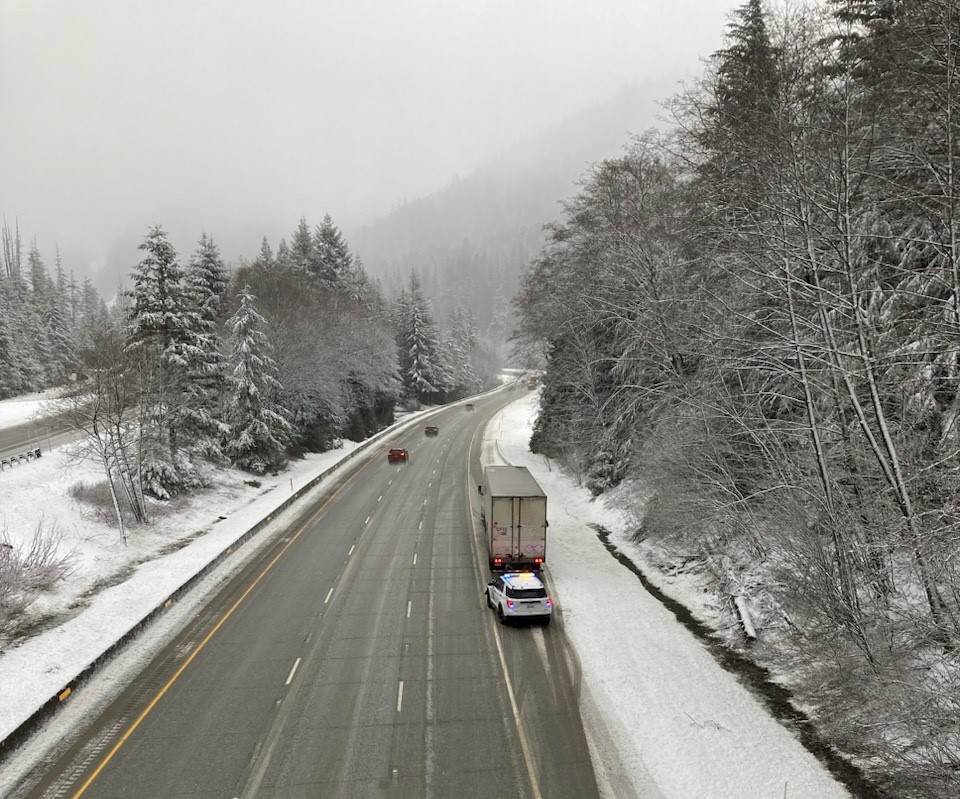 Snoqualmie Pass on Twitter "👍Thanks to wspd2pio & wspd6pio for chain