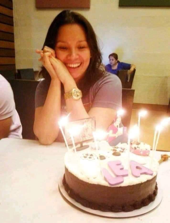happy birthday to my mom! congratulations nagkaron ka ng anak na cute, matalino, at pinag-aagawan ng lahat ng kumpanya! sana magpost ka na ng picture para 'di kami recycle nang recycle noh?

HAPPY LEA DAY | #sLEAyingAt52