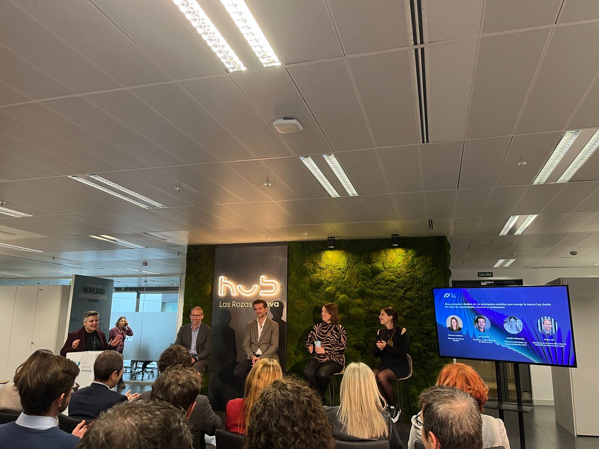 wowla4startups's tweet photo. Esta mañana los CEO´s de nuestras startups @NinjaTalent_ y #PeakLine han disfrutado del evento en el Hub de @LasRozasInnova sobre la nueva Ley de #startups ¡Muchas gracias por esta jornada de debate y aprendizaje! 🚀
#lasrozas #HubLasRozasInnova #innovacion https://t.co/PcYiNwJ52W