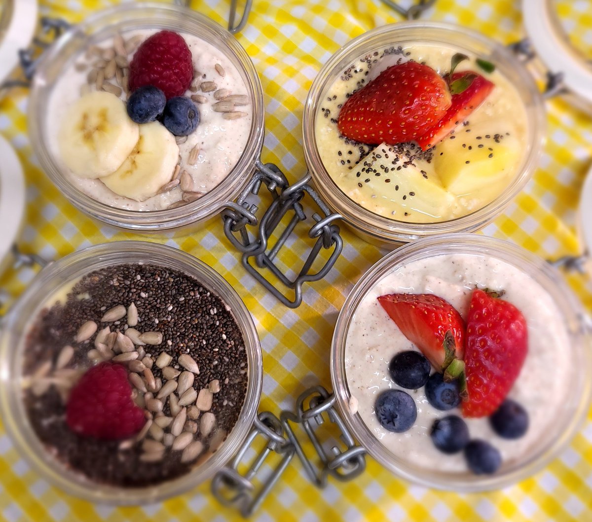 ktstanding's tweet image. Energy boosting overnight oats for the boarders @FrenshamHeights this morning @birch_gmsil @ashep64 @NSkevington75