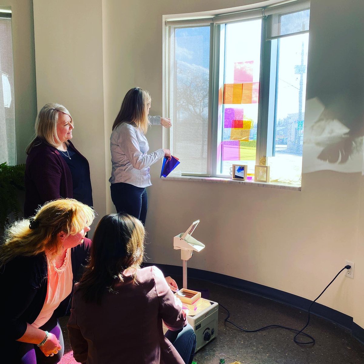 TodaysFamilyOnt's tweet photo. Exploring the wonder of light
#observations #invitations #provocations
π΅π’π‘π π£
πππππ
#howdoeslearninghappen #earlychildhoodeducation https://t.co/kEfkh0bKGw