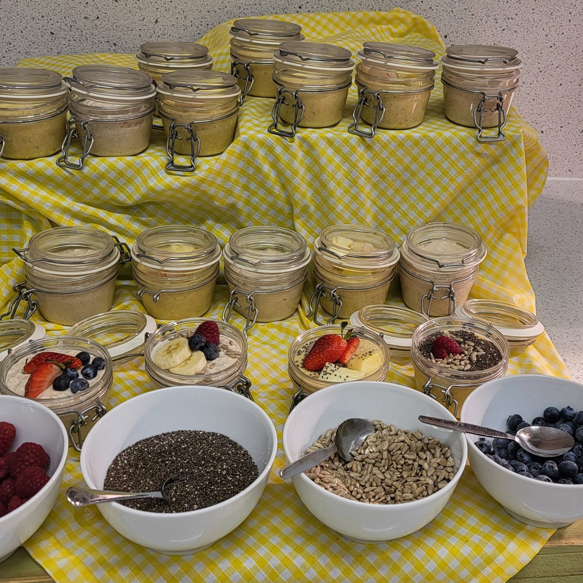 ktstanding's tweet image. Energy boosting overnight oats for the boarders @FrenshamHeights this morning @birch_gmsil @ashep64 @NSkevington75