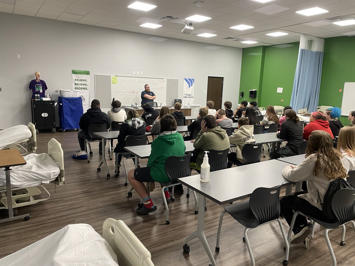 vbfreshman's tweet photo. We love being able to tour the PEAK Innovation Center and ATUOzark this week to learn about opportunities available to our students! #WhateverItTakes https://t.co/XHxFgepCcT