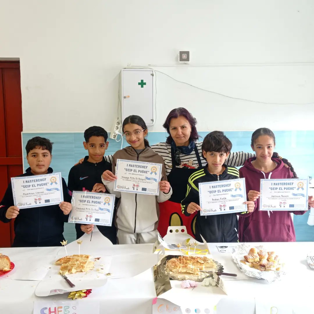 ceipelpuche's tweet photo. 2° jornada del "I concurso Masterchef CEIP El Puche" .Los alumn@s de 6°A nos ha deleitado con sus "Galettes des Rois". 

Hay que recordar que esta actividad se ha llevado a cabo gracias al programa #proa+transfórmate y #ErasmusPlus @sepiegob

#ErasmusPuche 
#culturafrancesa https://t.co/O3u0Dc047B
