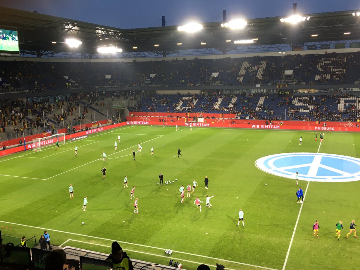 GoldmannBjorn's tweet photo. In einer halben Stunde geht es los: Die @DFB_Frauen spielen in #Duisburg gegen Schweden. @alexpopp11 steht vor ihrem 125. Länderspiel. #GERSWE https://t.co/uLeguF4n3L