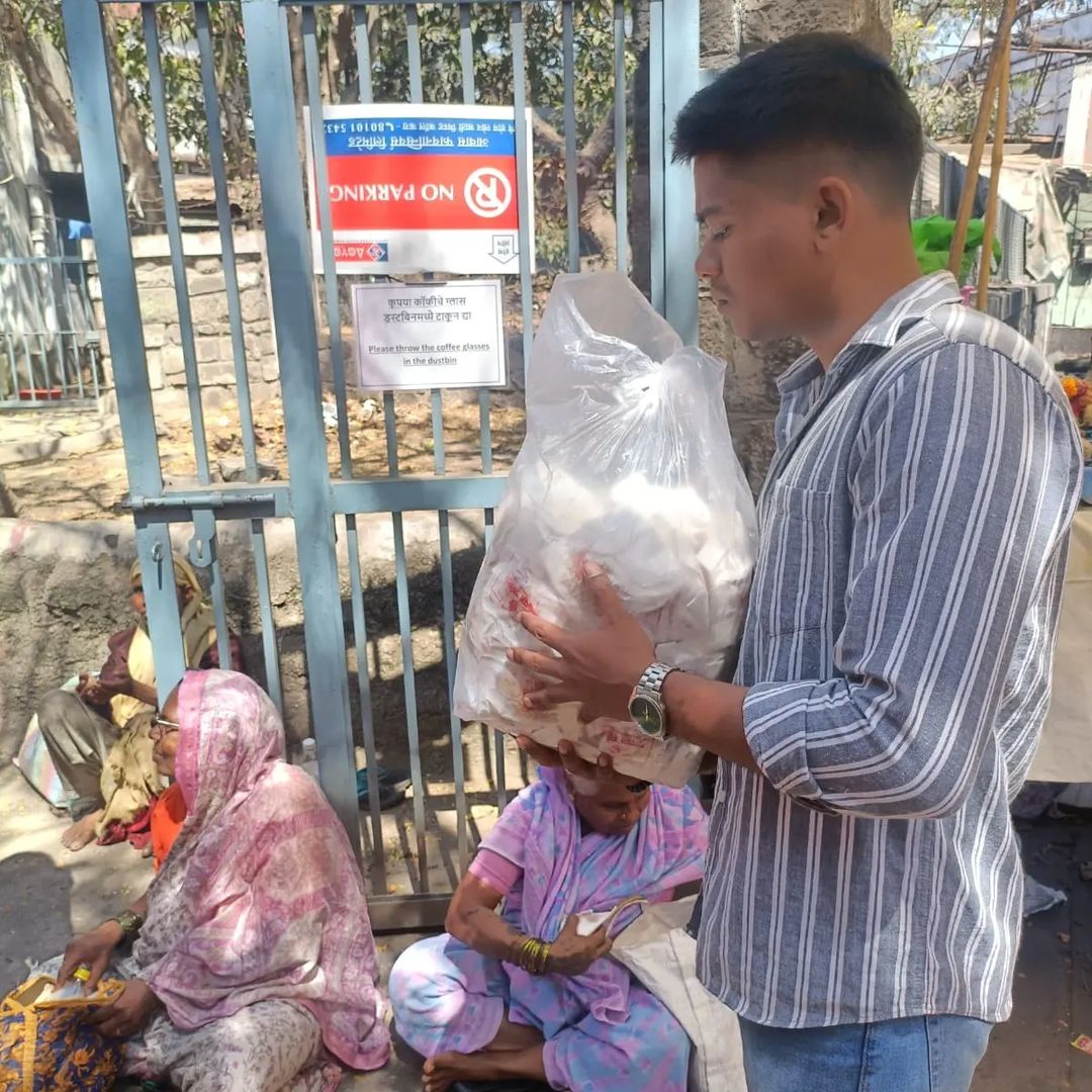 Sharvacharity's tweet photo. #sharvains celebrated Maha Shivaratri by distributing 80 food packets.
Om Namah Shivay 🔱
Location:- Pune
#pune #Mahashivratri2023 #fooddonation #OmNamahShivaya #punelife #ngo #foodforcause https://t.co/T65qLTwtN8