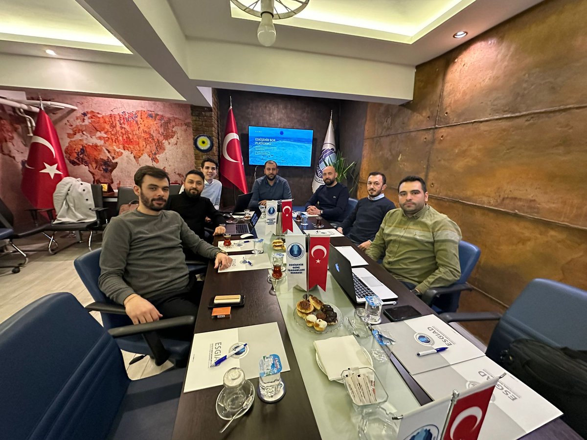 SafaUstunbas's tweet photo. Gençliğimiz var, enerjimiz var ve iyi çalışıyoruz. @esgiad_ #esgiad https://t.co/P0nsUOblsN