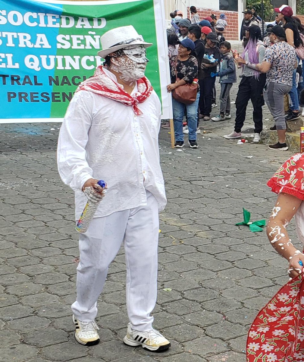 MiguelPonceCh's tweet photo. A lo voz del carnaval https://t.co/B5zeNvTr4M