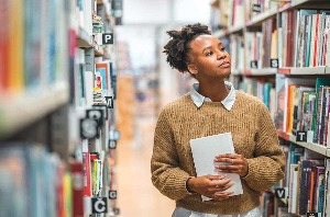 EdAssistBH's tweet photo. Many Black students in the U.S. face distinctive challenges to completing postsecondary programs compared to other racial or ethnic groups. How are these challenges highlighted in this study conducted by @Gallup and @LuminaFound? #education

Learn more 👉https://t.co/JhiJqT0eGC https://t.co/2ogfWeLcp7