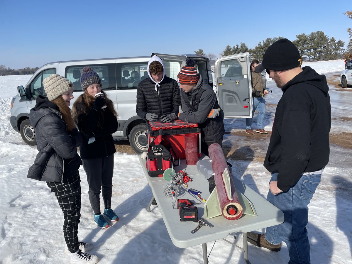 CF_schools's tweet photo. Check out what the @CFHSRocketClub was up to this weekend! On Saturday they had a test launch in a field north of St. Paul. 4 hours up, 4 hours back, and a target altitude 4,500 feet! #TigerPride #EveryStudentEveryDay https://t.co/vnsPoCYCBZ
