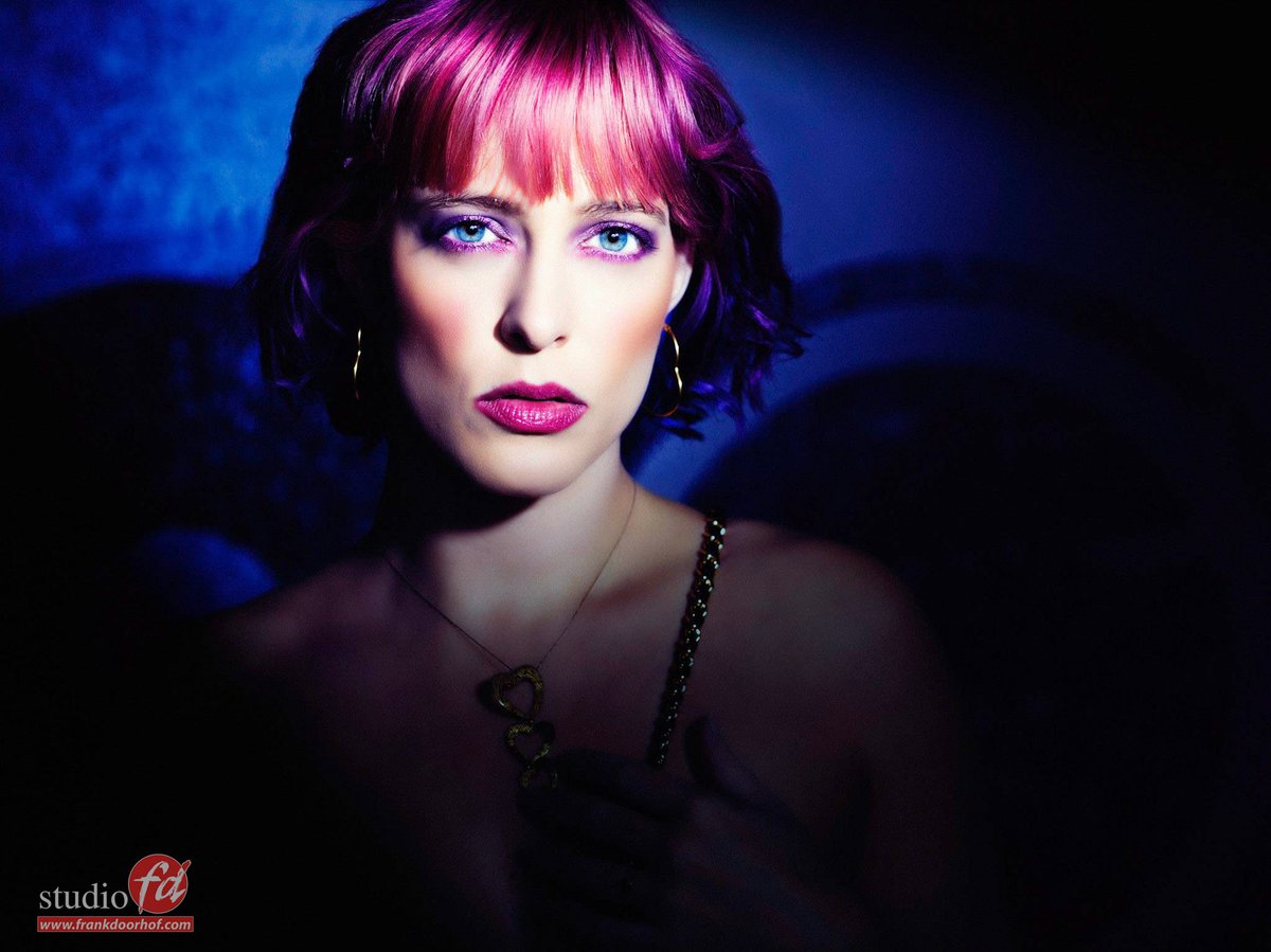frankdoorhof's tweet photo. Claudia gedurende een workshop
Deze zaterdag is er de workshop "kinky lights" schrijf je nu in via https://t.co/BrsS19ZD9V
#workshops #licht #fotografieworkshops #studioverlichting #modelfotografie #portretfotografie #creatieflicht #flitsen #continueverlichting https://t.co/s10F9fpJt7