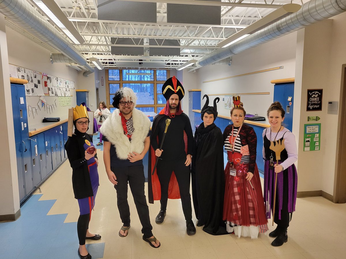 MarcPet59198171's tweet photo. Disney dress-up day st HDMS!#HDMSpride https://t.co/kooVKKOpQA