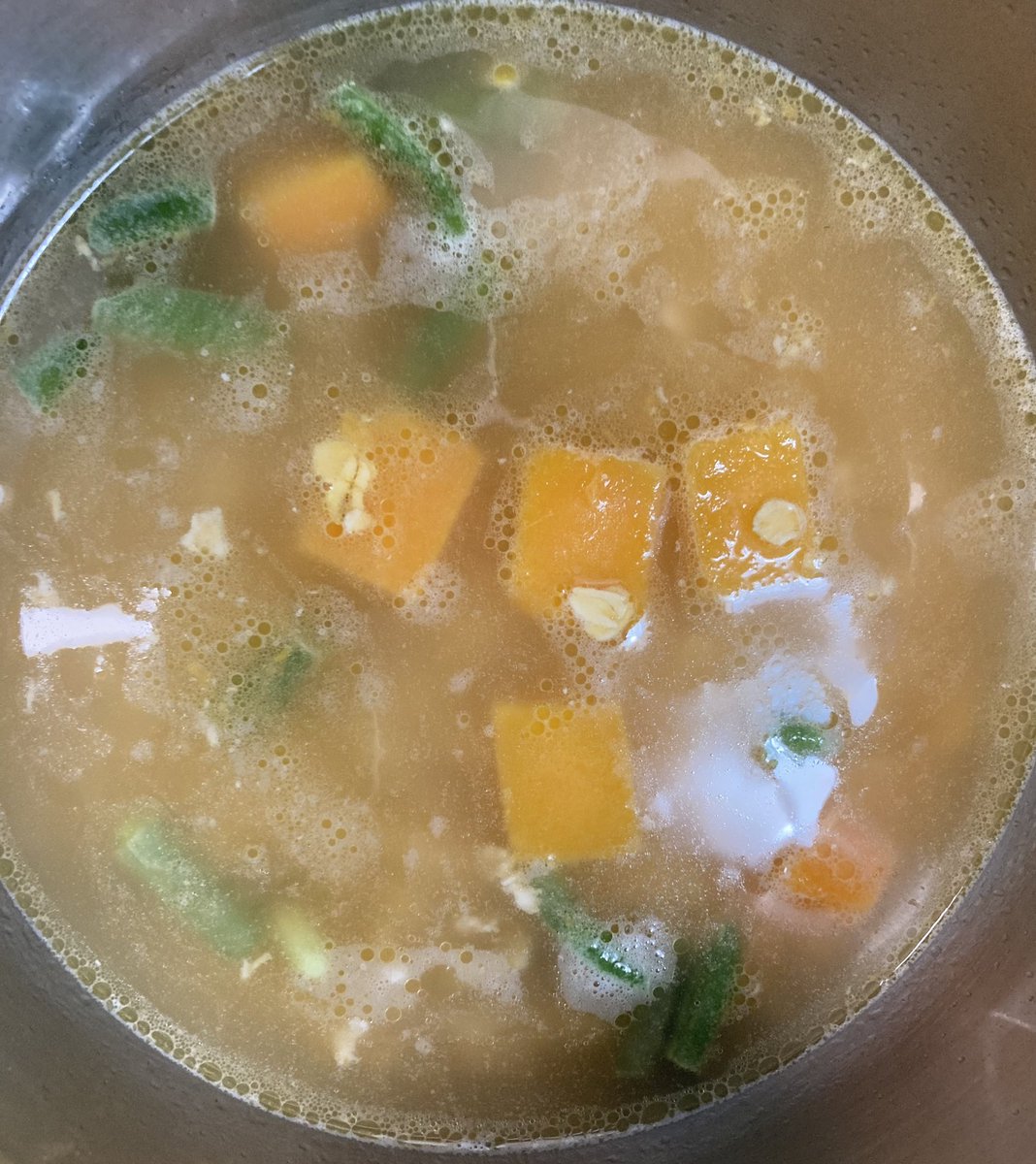 DSluggins's tweet photo. breakfast of champions right here: oats, bone broth, water, bnut squash, green beans, and i will add eggs and greek yogurt and blueberries at the end to mask the horrid taste!
#breakfast #chamipons #champignon #gaming #athletics #putHealthyFoodinMe https://t.co/OmmWSkMgOD