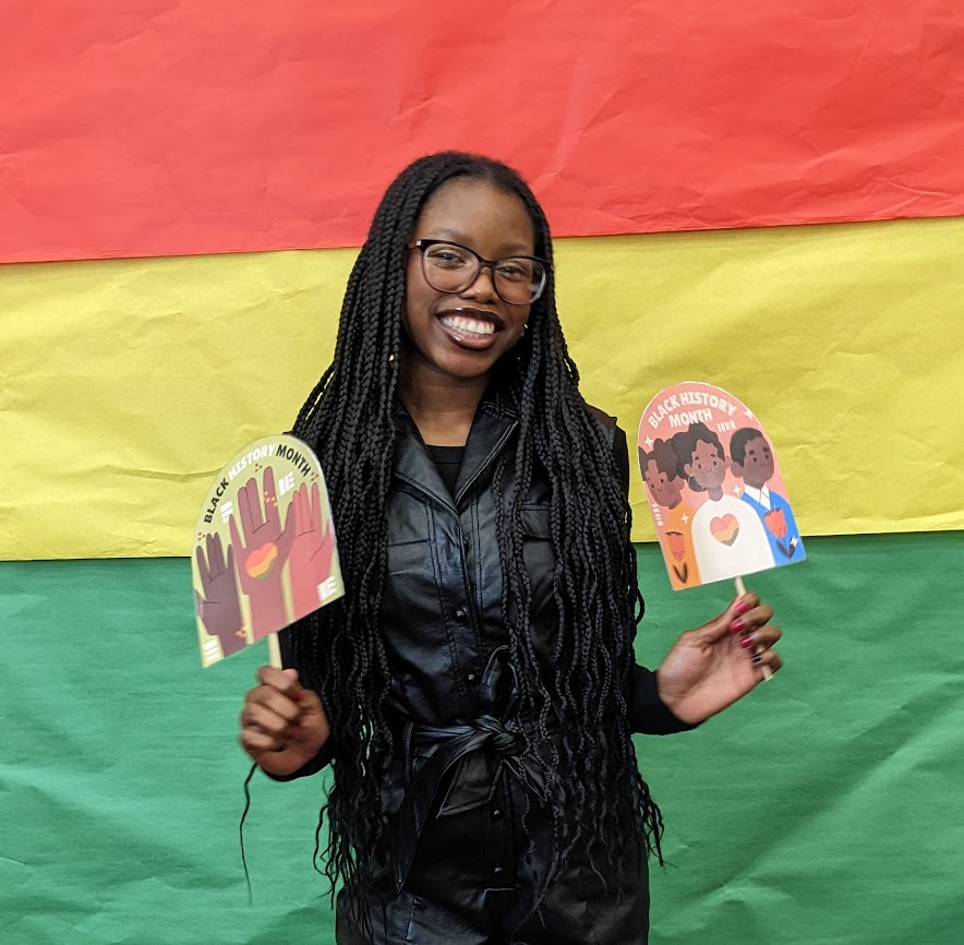 TheKHSLibrary's tweet photo. Celebrate #BlackHistoryMonth in the #KempnerLibrary! Thank you to Dr. Adkins and the #AfricanAmericanStudies class for the #photobooth! Cougs: Come by and take a selfie or portrait! #SelfieStation #BHM #BlackHistory #WeAreKHS #GoCougs @KHS_Cougars @FBISD_Libraries @FortBendISD https://t.co/IxY7XM1q31