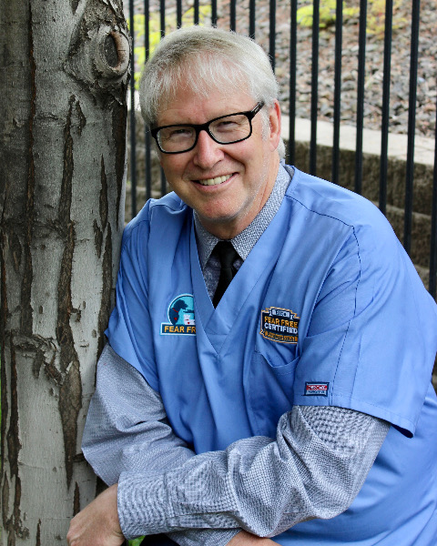 DrMartyBecker's tweet photo. If you’re at #WVC, please stop by the Fear Free booth #924 to chat with Fear Free Chief Veterinary Professional Relations Officer Dr. Kwane Stewart (aka the Street Vet) and me today, 2/21/23, from 4-4:30 p.m. PT!
#FearFreePets #WVC23 https://t.co/5DC0nUC30w