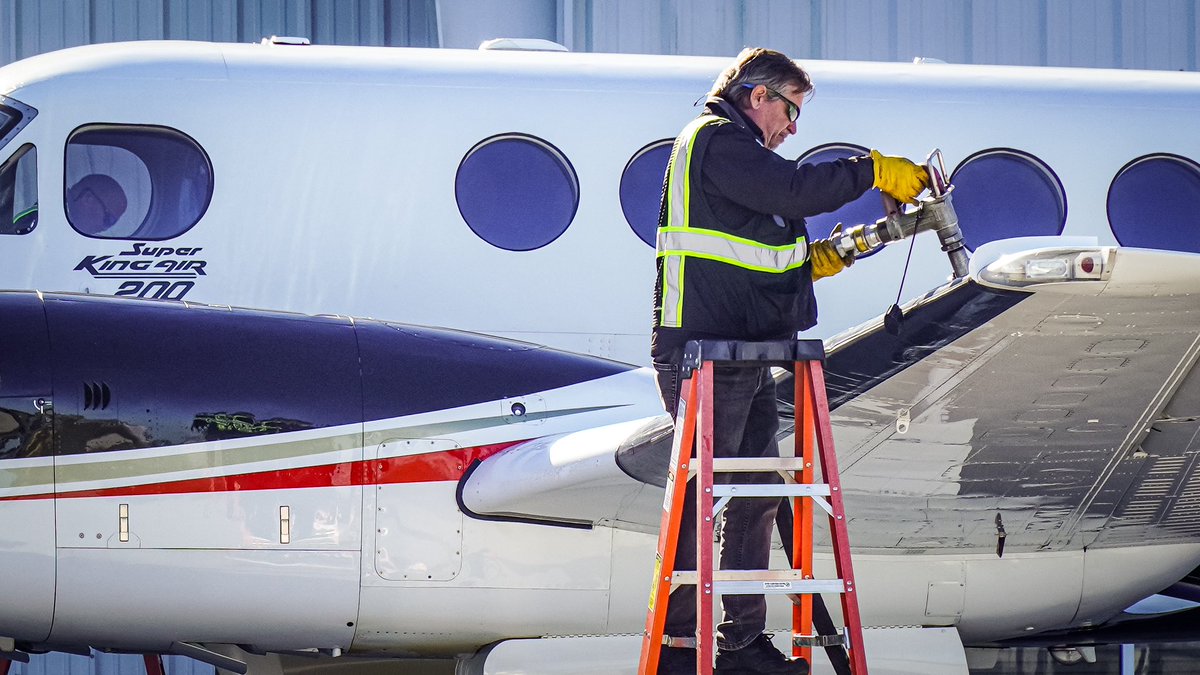 YelvingtonJet's tweet photo. Always ready to provide full and quality service. #ramplife 💪
#yelvingtonjetaviation #Jet #Planes #CustomerService #Aviation #kdab #avgeek #avgeeks #FBO #FiveStarService #fixedbaseoperator #privateairterminal #corporatejet #jetlife #techstop https://t.co/Oh5yulikPS