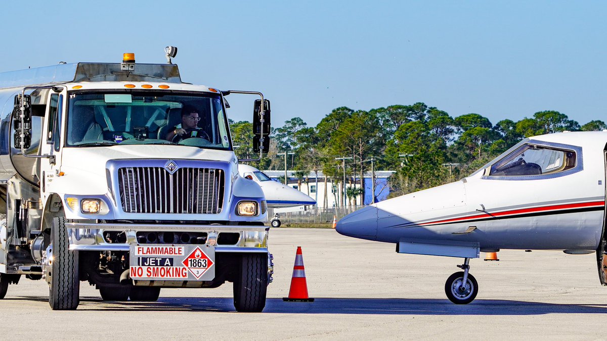 YelvingtonJet's tweet photo. Always ready to provide full and quality service. #ramplife 💪
#yelvingtonjetaviation #Jet #Planes #CustomerService #Aviation #kdab #avgeek #avgeeks #FBO #FiveStarService #fixedbaseoperator #privateairterminal #corporatejet #jetlife #techstop https://t.co/Oh5yulikPS