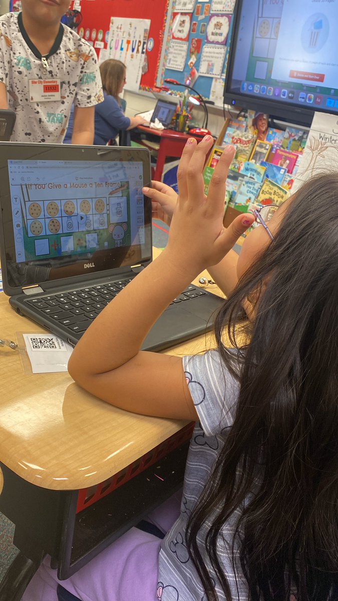 aprilperry10's tweet image. Kindergarten Bulldogs using ten frames in Seesaw to work on math equations! @SCEBulldogs #onechatham  #ccsdigitallearning