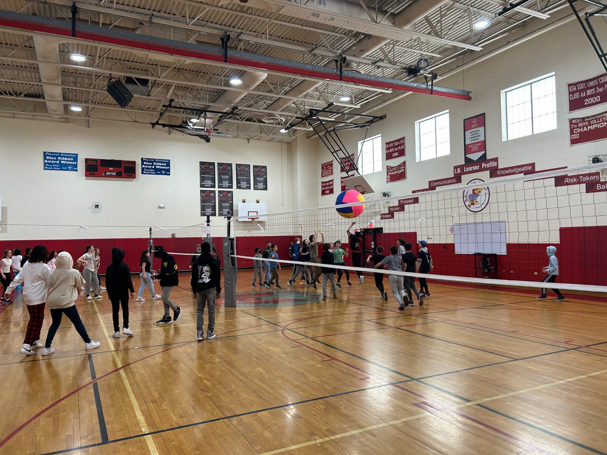 4 square volleyball with 7th grade <a href="/OakPark97/">Oak Park District 97</a> #julianworks