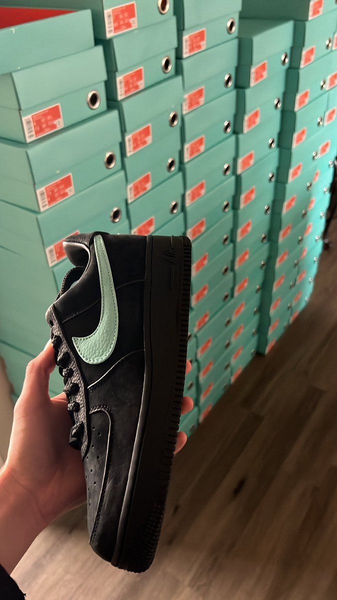 Sz 6, 7, 7.5, 8.5, 10, 10.5, 11

Random RT gets lunch on me 🤫