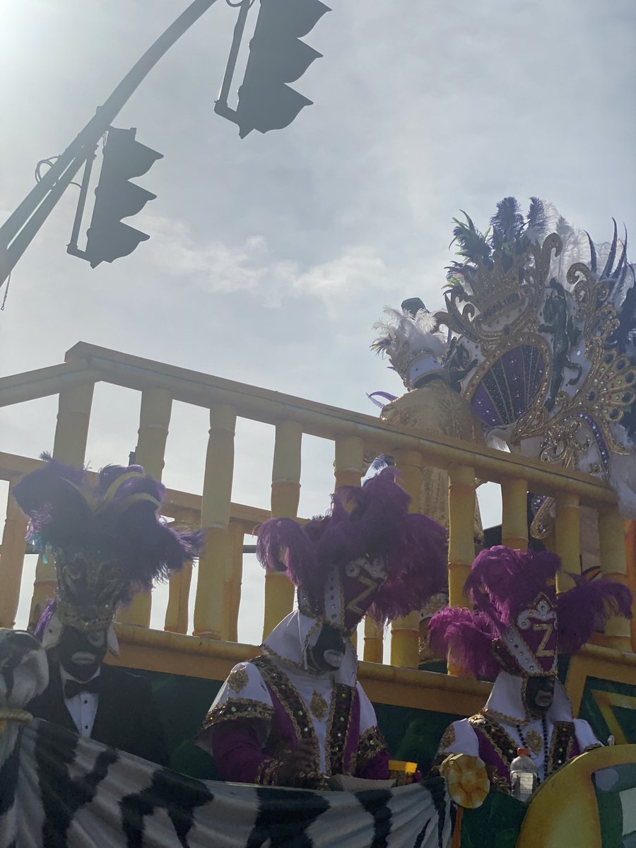 It’s a regular Tuesday for most. In New Orleans, It’s Fat Tuesday! Happy Mardi Gras! #ATTemployee #TUConnectingPeople #LifeAtATT #laissezlesbontempsrouler