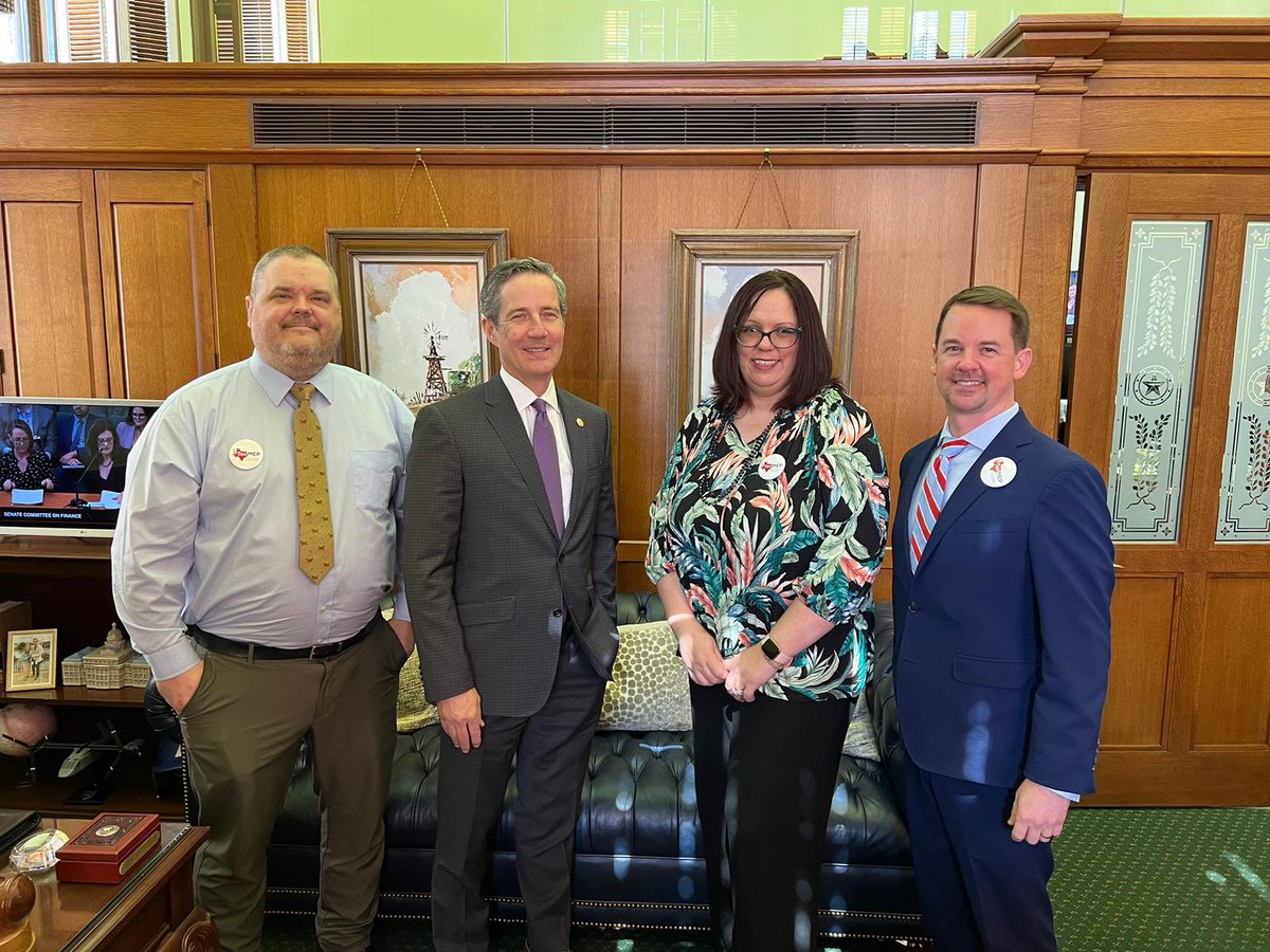 TexMEP's tweet photo. Thank you Rep. Kelly Hancock for meeting with Texas home medical equipment providers today for our Legislative Day at the Capitol! @KHancock4TX
#dme #hme #dmepos #txlege #TexMEPEvents https://t.co/mICVplPbmJ