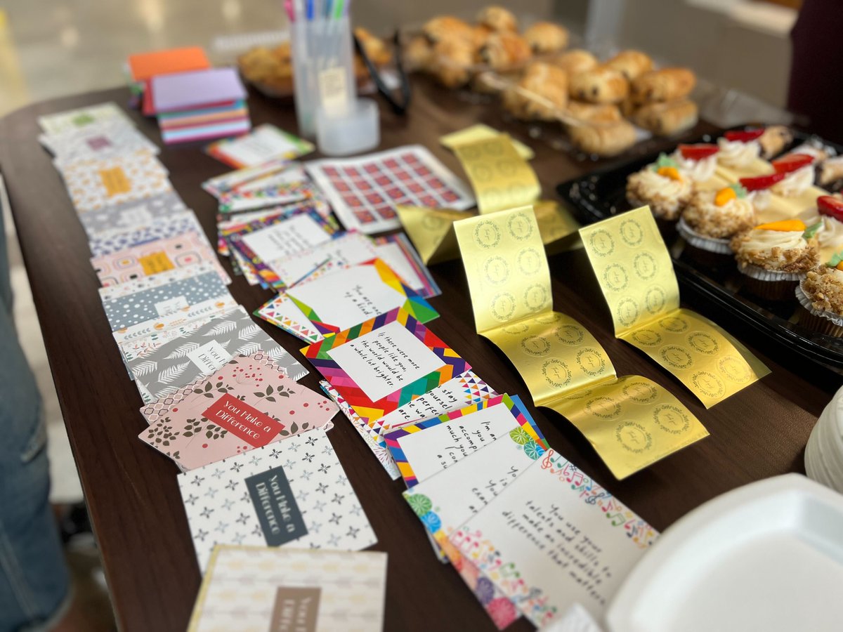 DBBSSAC's tweet image. #tb to our last event: Valentine&apos;s Day Appreciation day. Lots of love was spread ❤️ Get ready for our next event coming up soon 🙋‍♂️🙋‍♀️