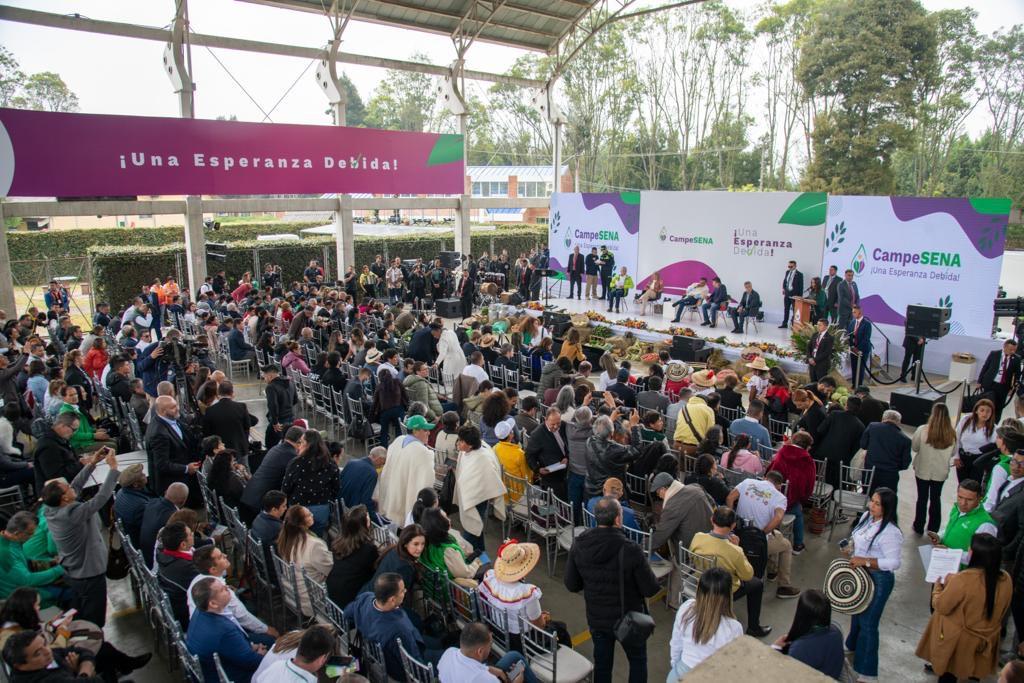 Se supenden varios requisitos de titulos de bachiler y primaria para estudiar técnicos en el Sena

Se educará en energias limpias y conunidades de conectividad al campesinado.

La decisón de hacer una reforma agraria es irreversible.

CampeSena.