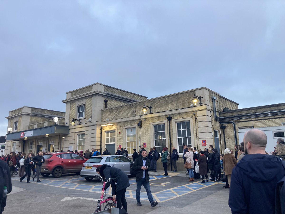 glenhaybarn's tweet photo. Queue for taxis to Kings Lynn from Ely after trains all cancelled with no explanation @TLRailUK Looks like a long wait https://t.co/h8yyKZgFL6