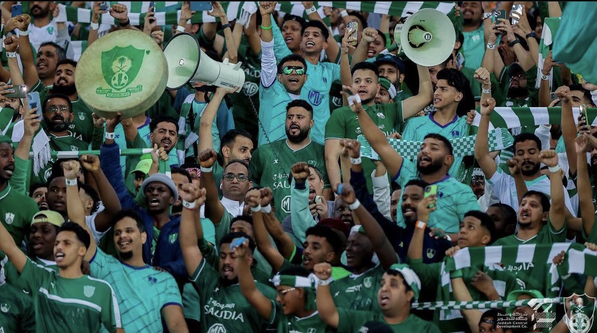 koora_ahli's tweet photo. 🎙️|عادل المطيري لكورة الاهلي

كلمة لجمهور الاهلي؟

دائماً اقراء كلامهم واستمد حماسي من هذا الجمهور العظيم الوفي للكيان ، كلمات الشكر لا توفيكم حقكم يا ملوك .

كلمة لحساب كورة الاهلي؟

شكراً على اهتمامكم الدايم في جميع المجالات وكل الالعاب المختلفة نشعر بتقدير واهتمام دايم منكم . https://t.co/C7SUwkKAXN