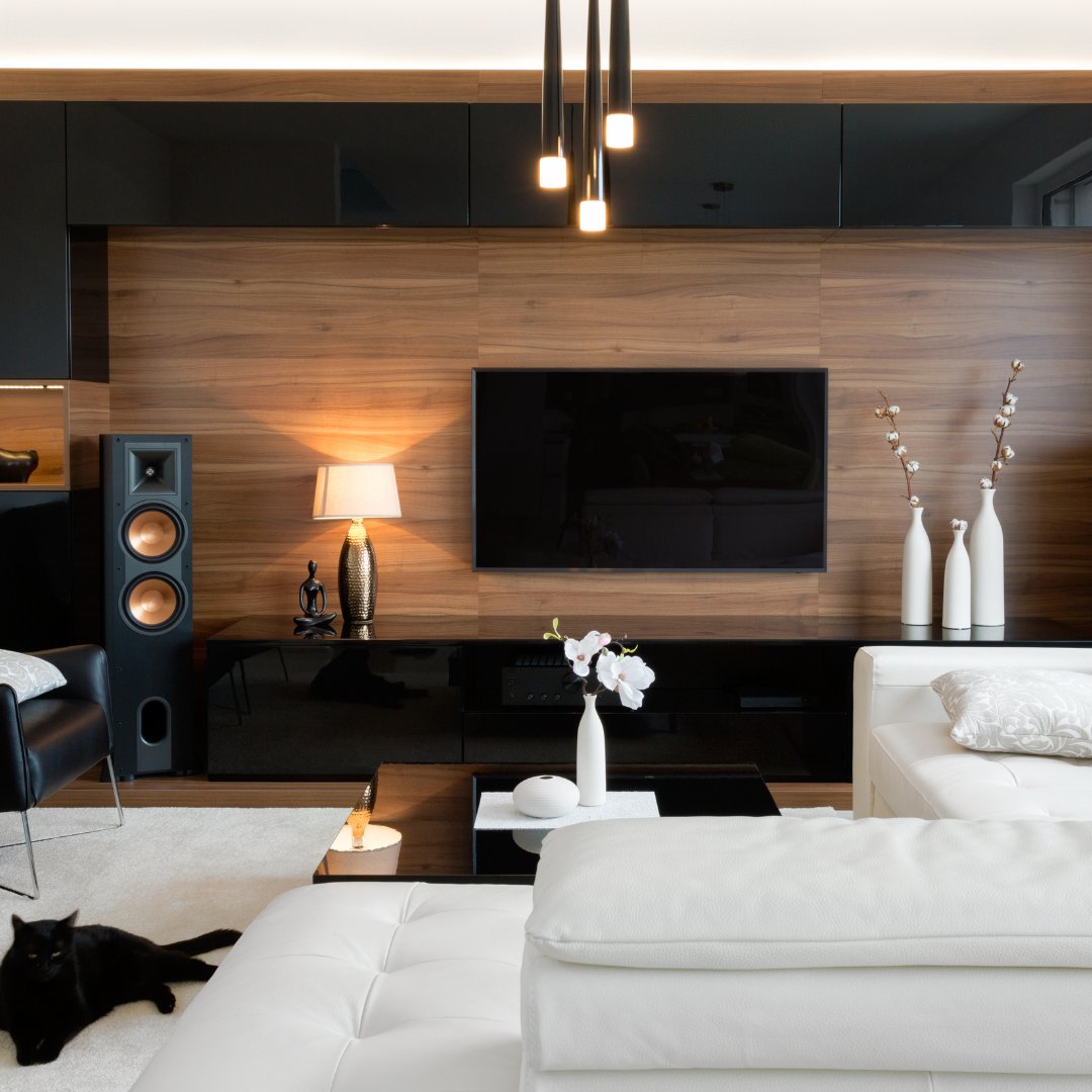 sweetvioletta's tweet photo. Bold blues, stone slabs, enclosed kitchens, & more will be all the rage in interior design this year! Incorporating, matte wood finishes, natural materials, & warm browns will elevate your space. #2023DesignTrends #2023Style #InteriorDesign #Gorgeous #StoneSlab https://t.co/0DjDDKt9fq