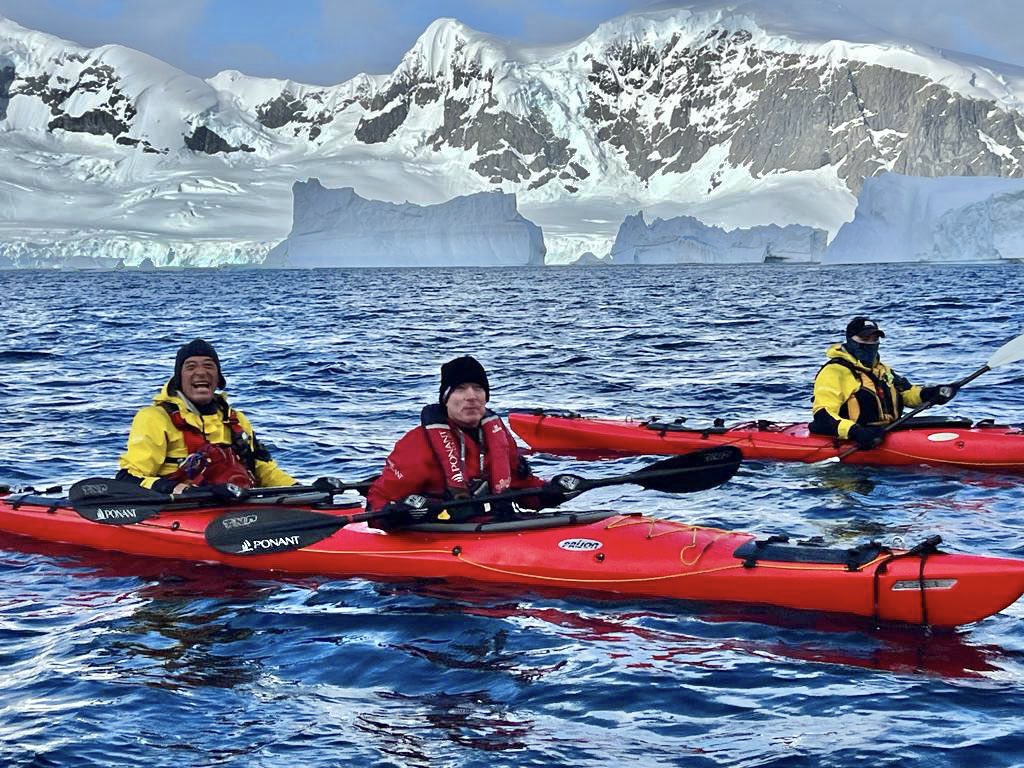FrankRGardner's tweet photo. Sea kayaking past icebergs in Antarctica. We paddled 7km along the coast so a bit of a workout for the arms! https://t.co/x2MwYlakHL