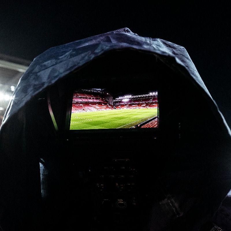 ChampionsLeague's tweet photo. Liverpool 🆚 Real Madrid 
Frankfurt 🆚 Napoli 

Where to watch the #UCL tonight 👇