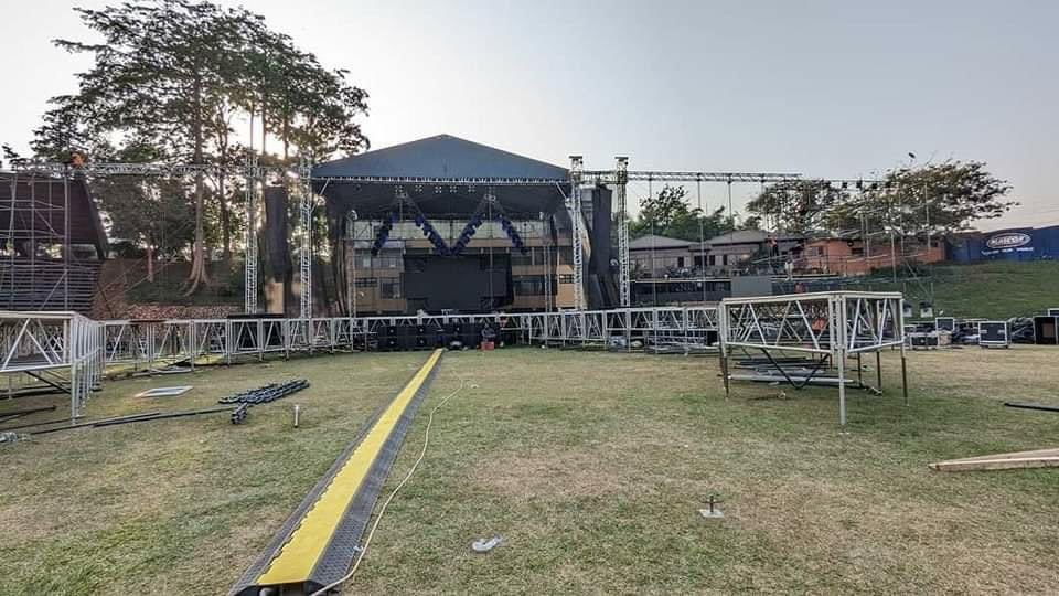 GalaxyFMUg's tweet photo. Even earthquake can’t shake this stage 

#LegendGgwangaMujje this Friday💃 https://t.co/UFhFwLpeqq