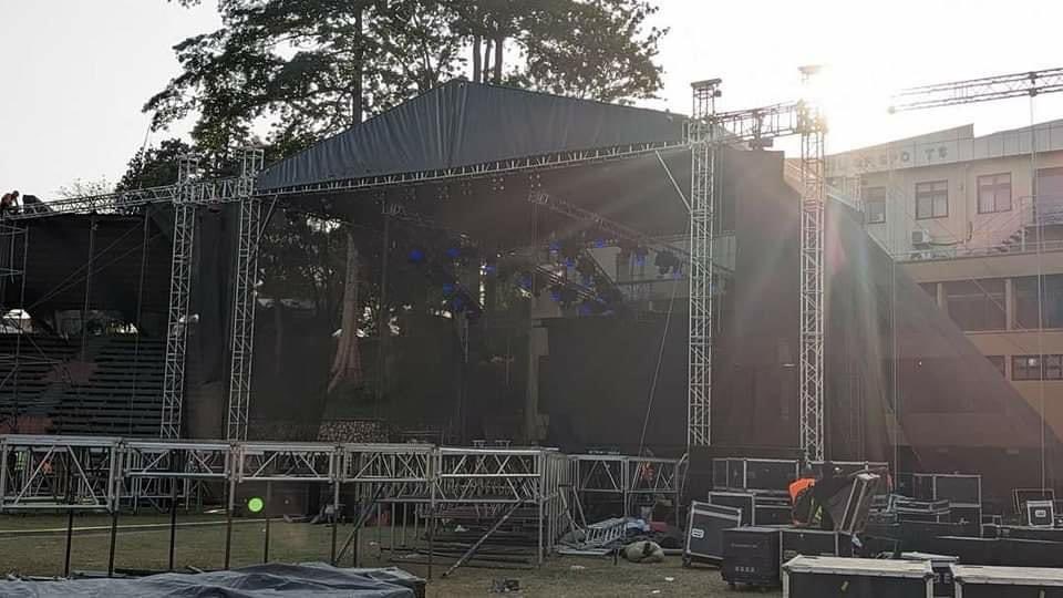 GalaxyFMUg's tweet photo. Even earthquake can’t shake this stage 

#LegendGgwangaMujje this Friday💃 https://t.co/UFhFwLpeqq
