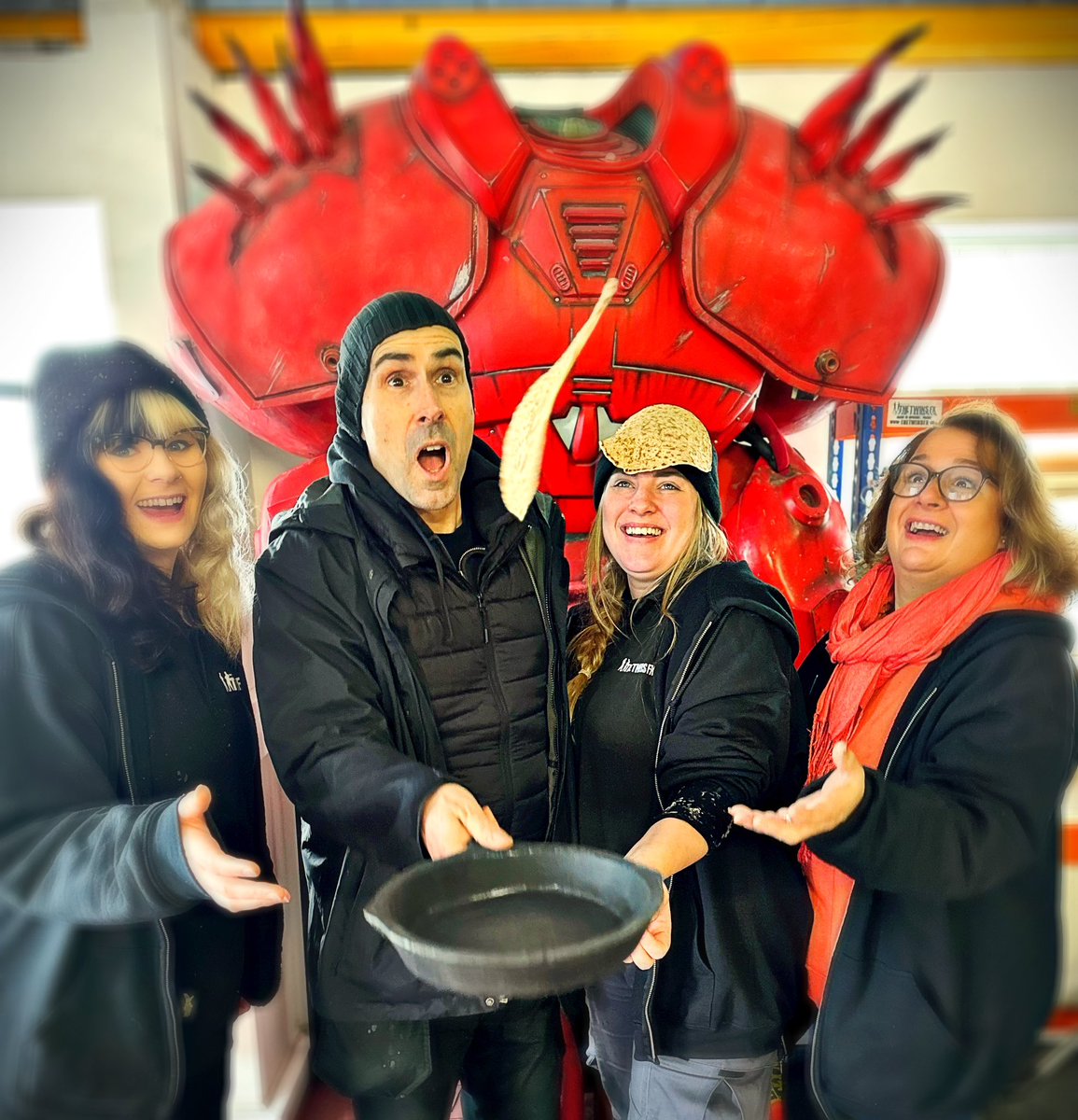 theillusionists's tweet image. Who’s for Pancakes …….. #effects #twinsfx #beanstalk #thetwinsfx #Pantomime2022 #giants #illusion #effects #pancakesday @thetwinsfx