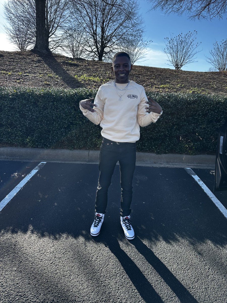 Bigg2man's tweet photo. 27 Years No Fears 🦅
#LLMorgan🖤
#LLBo🖤
#LLWee🖤 https://t.co/Y33ymxLKZA