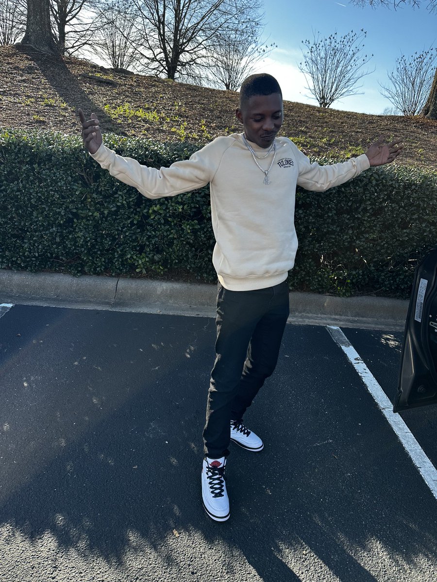 Bigg2man's tweet photo. 27 Years No Fears 🦅
#LLMorgan🖤
#LLBo🖤
#LLWee🖤 https://t.co/Y33ymxLKZA
