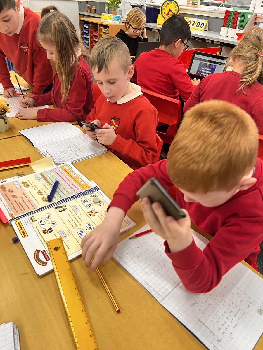 MrsDuranoP3's tweet photo. We started learning division by 2 today. For literacy, we learnt to proofread sentences and revised on our core targets for writing. https://t.co/fSKWcb4rVG