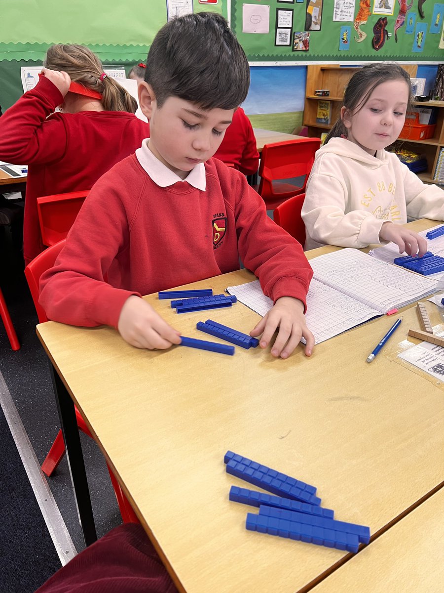 MrsDuranoP3's tweet photo. We started learning division by 2 today. For literacy, we learnt to proofread sentences and revised on our core targets for writing. https://t.co/fSKWcb4rVG
