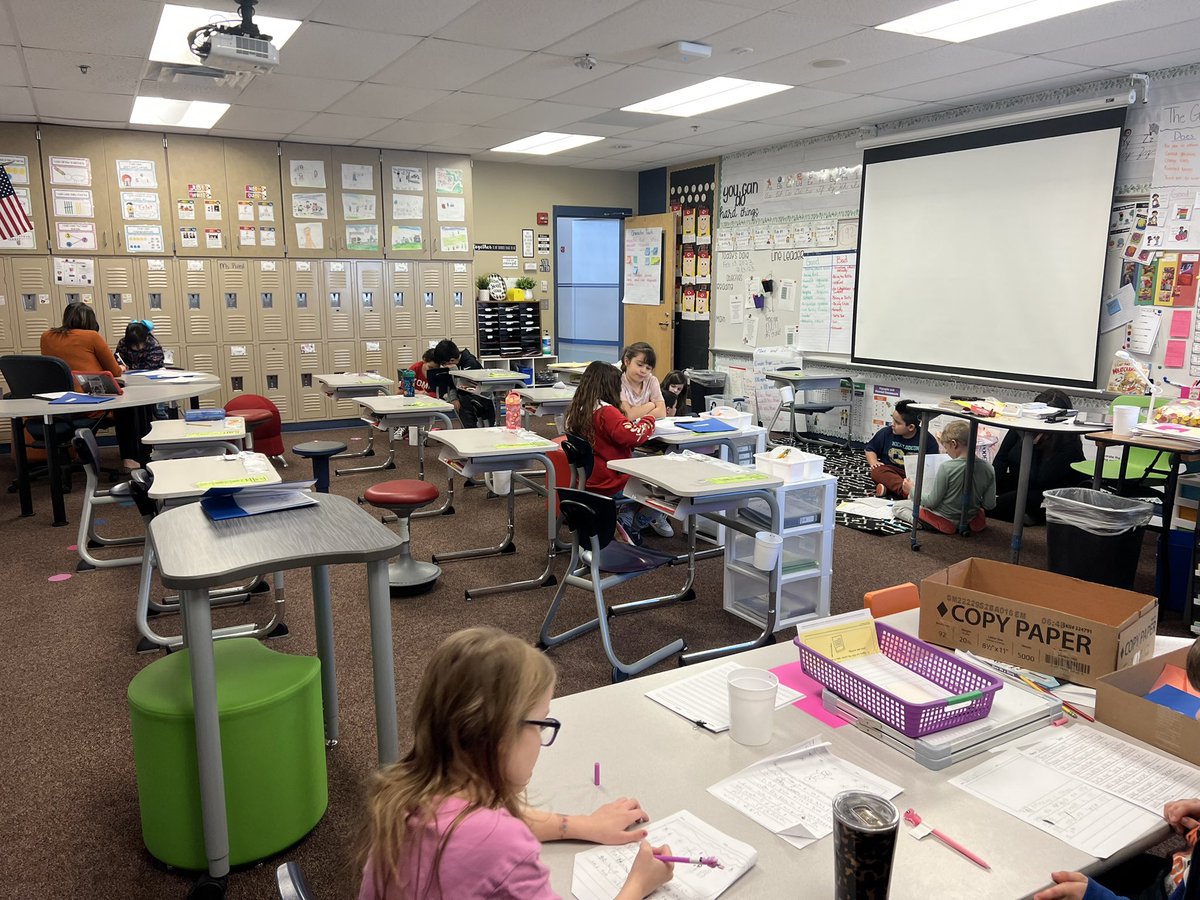 RachelMayor13's tweet photo. Students are conferencing for writers workshop today. Love seeing them help each other and listening to their conversations about spelling! #authorsintraining @RV_Panthers https://t.co/M0hJCmcq0Z