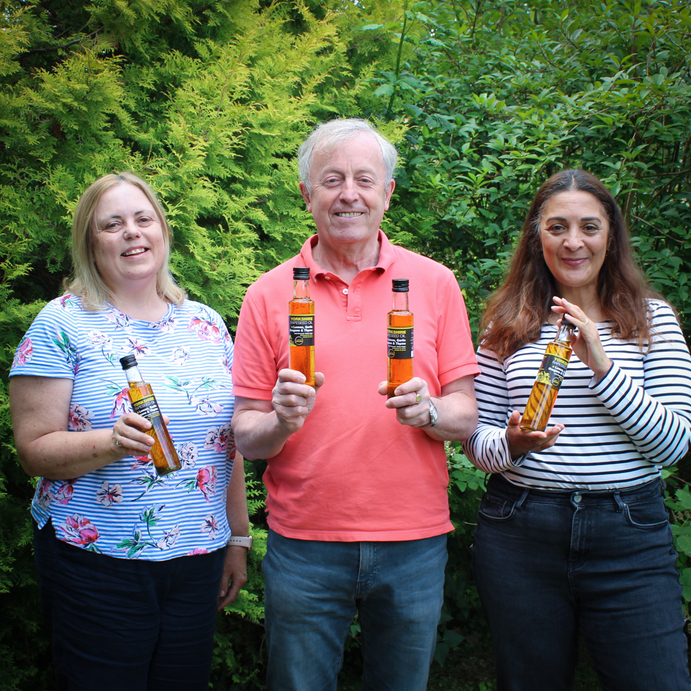 YorkshireOil's tweet image. We love working with our Charity @PostRSF and we've decided to work with them until 2024. That means you can buy our Limited Edition Yorkshire Rapeseed Oil with Lemon, Garlic, Oregano &amp;amp; Thyme for longer! Helping us raise funds. as 35p from every bottle sold is donated directly.