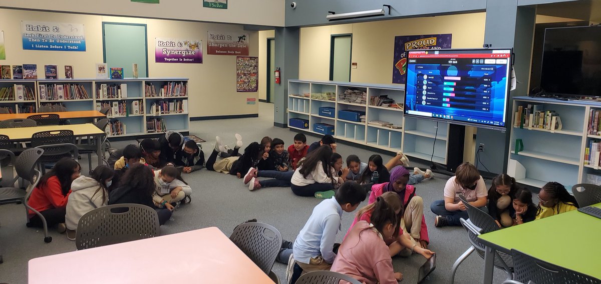 ReesLibrarian's tweet photo. My @ReesStars 4th graders are getting ready for next week's Battle of the Books campus battles against their classmates! #ReesReads @Alief_Libraries @MireyaFromTX @KathyCherryAP https://t.co/uNeWrYXQay